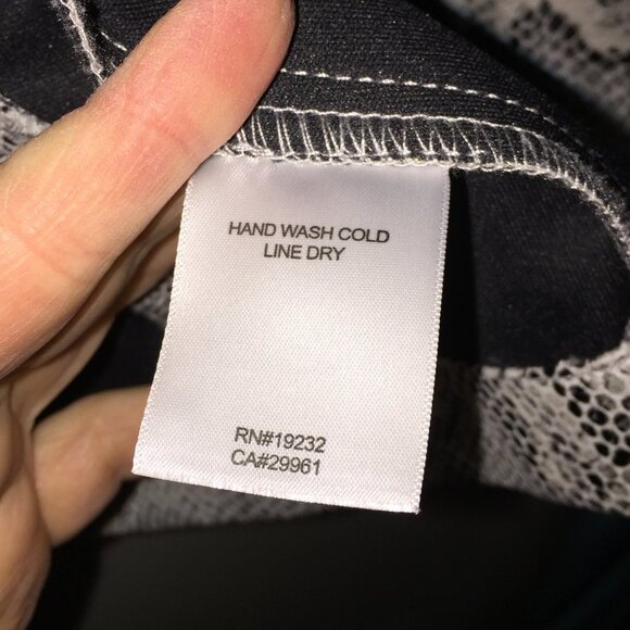 NWT Alfred Dunner Snakeskin Jacket Gray Black - Picture 6 of 6